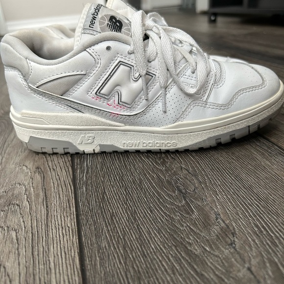 New Balance 550 White Women’s Size 7 – Classic Retro Basketball Sneaker - Picture 14 of 16